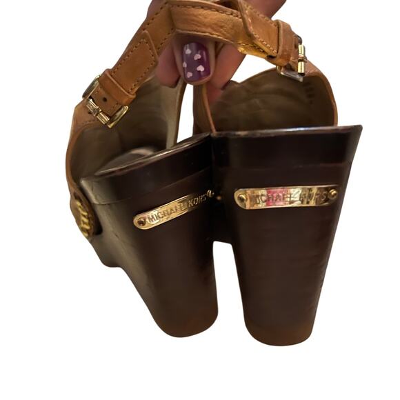MICHAEL Michael Kors Tan & Gold Harlow Sandal - GUC 6.5 - Picture 3 of 10